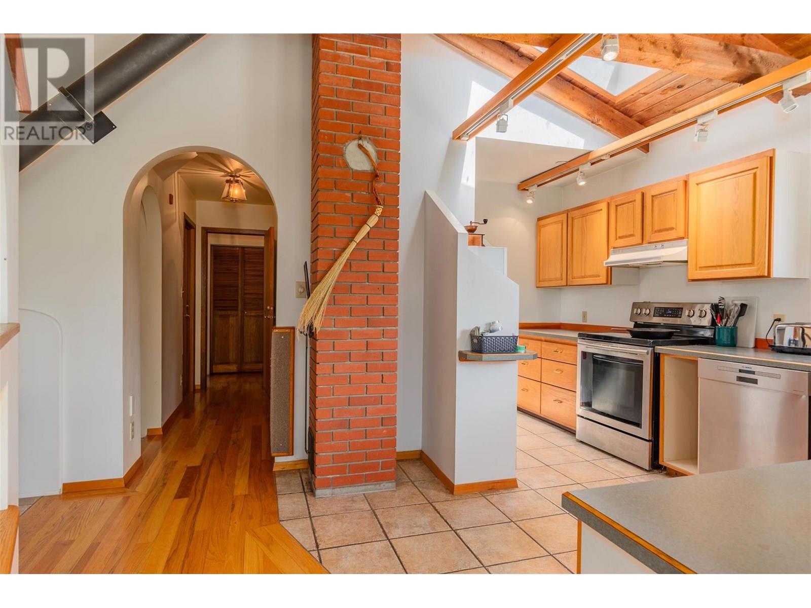 1116 C Avenue, Kaslo