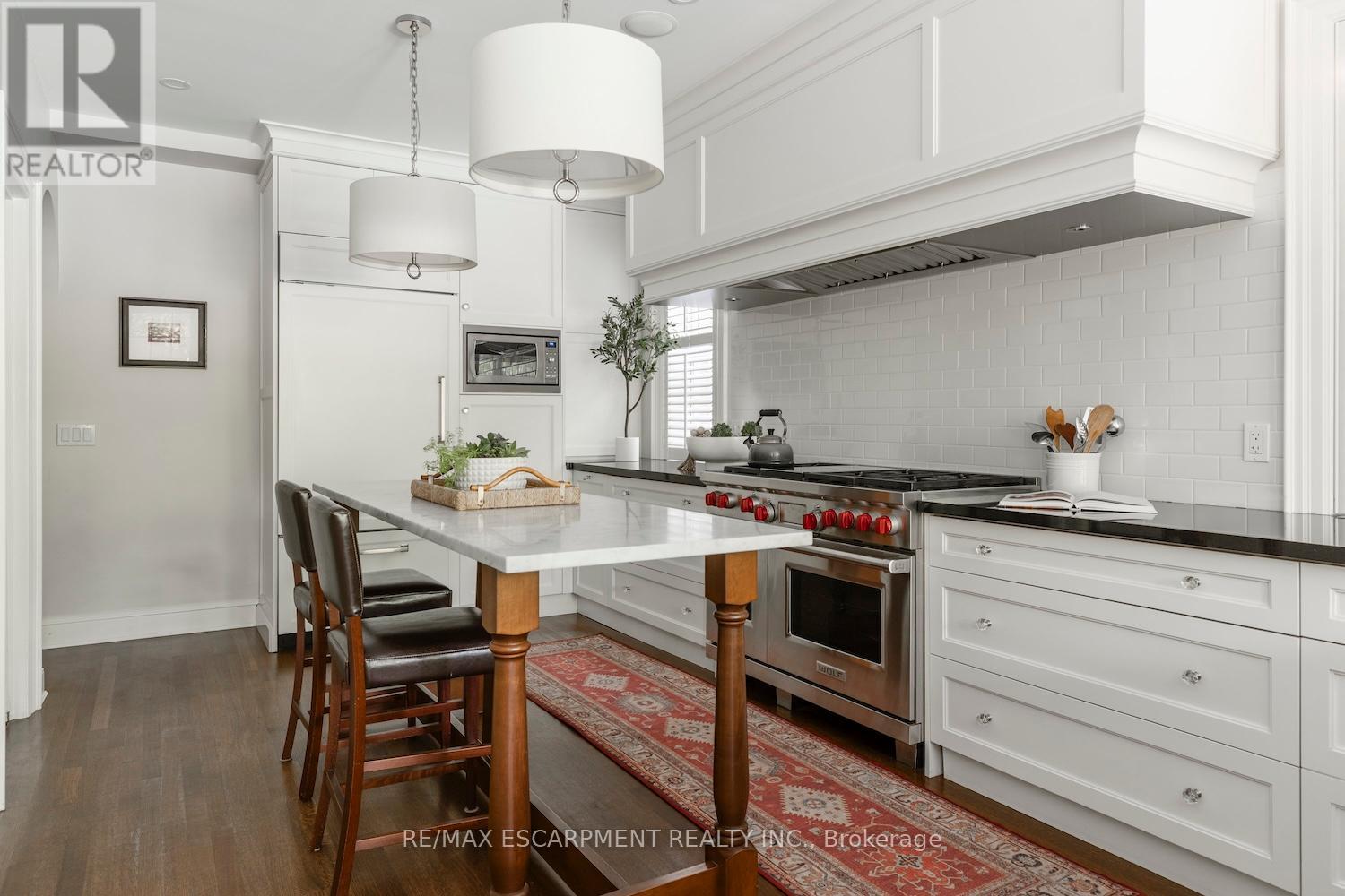 Photo 2 of 5 Mayfair Place, Hamilton ON