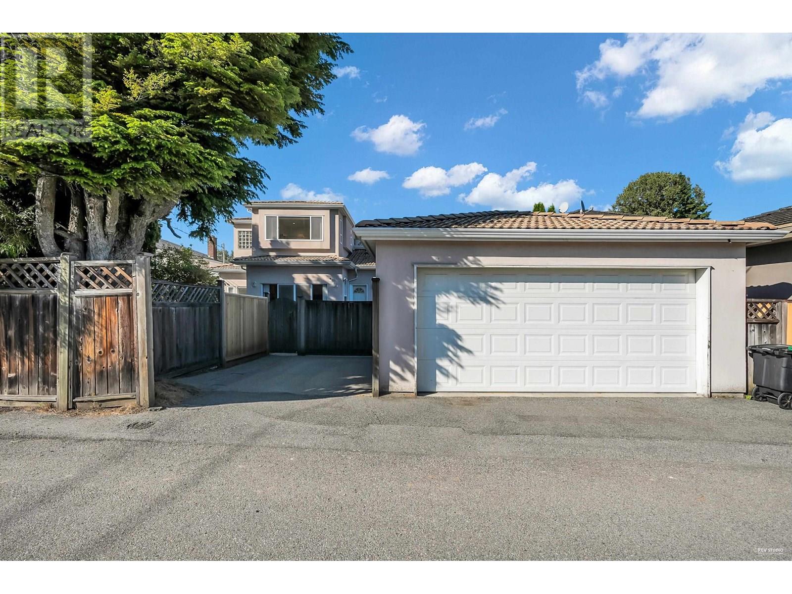 Photo 18 of 4288 Gilpin Crescent, Burnaby BC