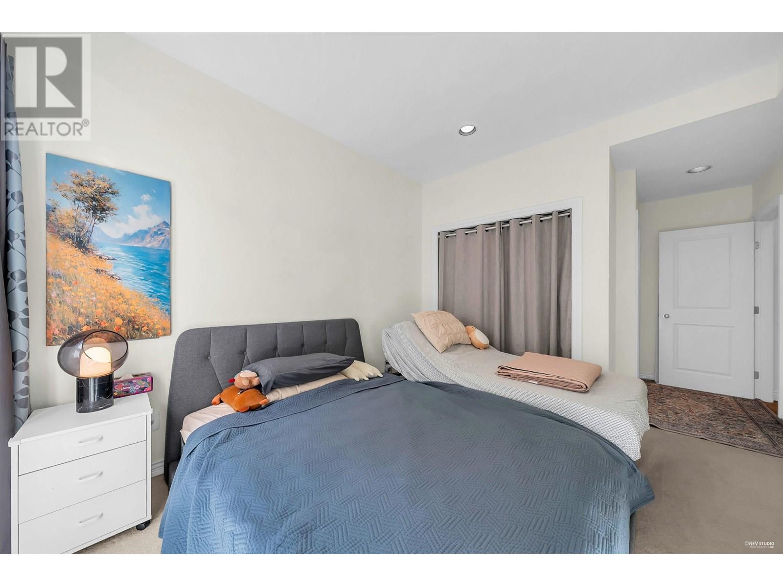 Photo 33 of 4288 Gilpin Crescent, Burnaby BC