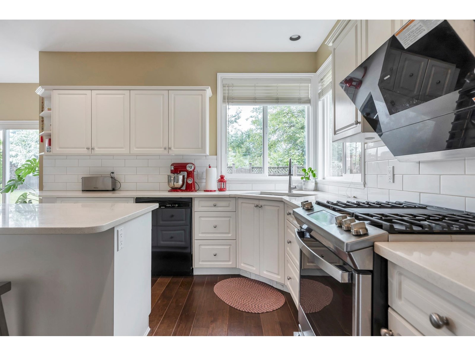 Photo 9 of 16441 Glenside Court, Surrey BC