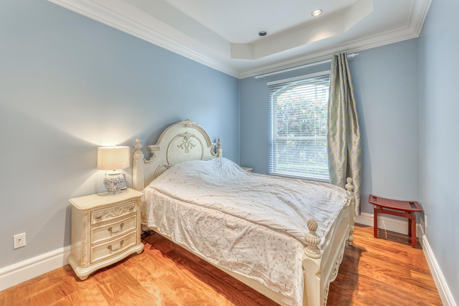 Photo 1 of 2313 Chantrell Park Drive, Surrey BC