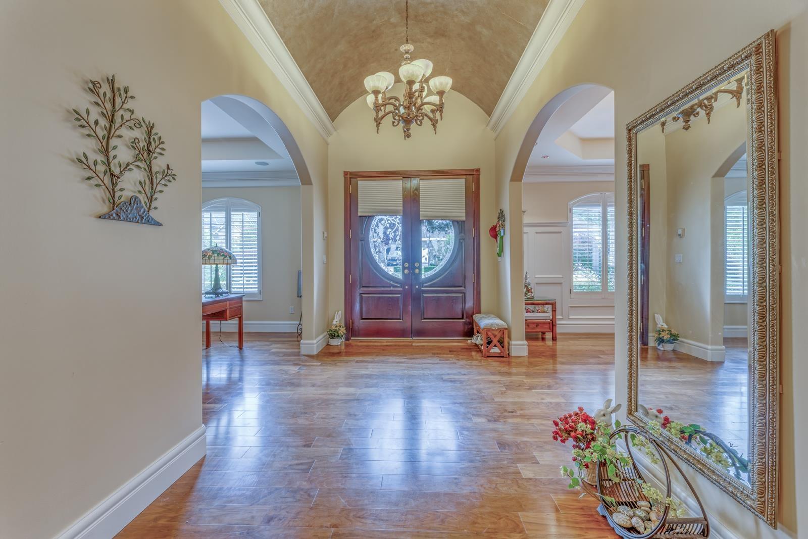 Photo 15 of 2313 Chantrell Park Drive, Surrey BC
