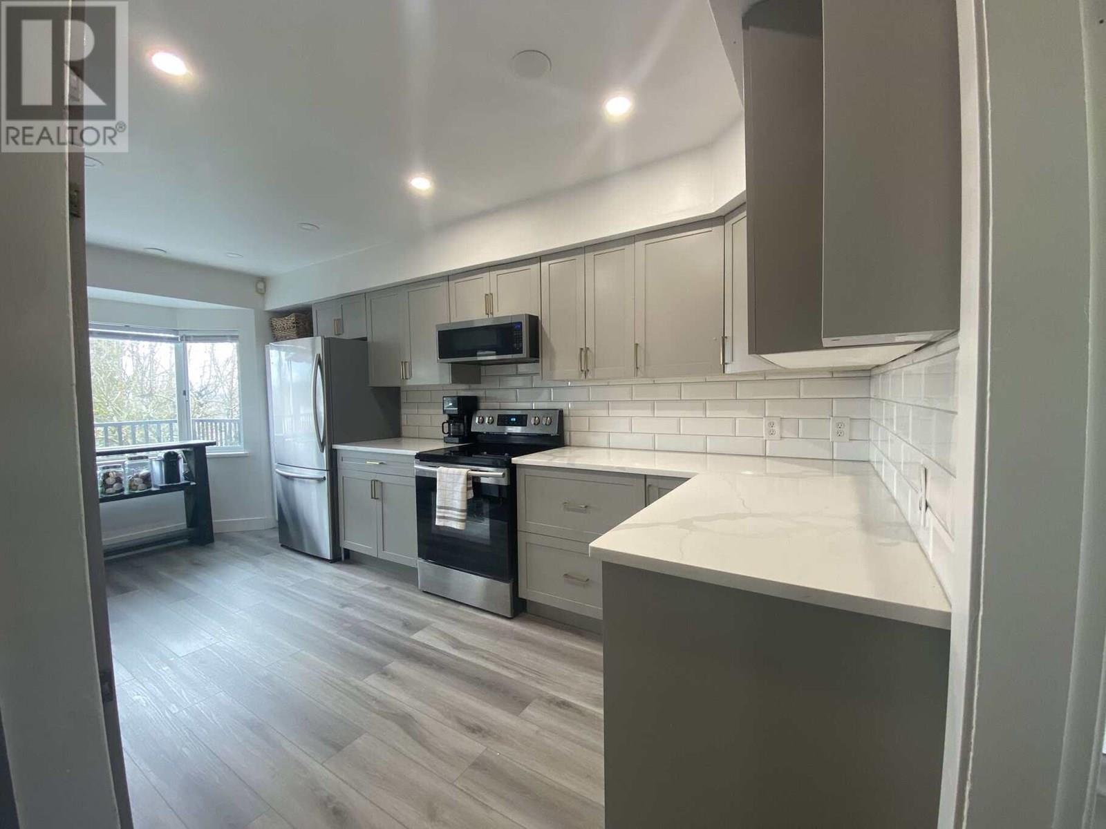 Photo 5 of 418 Fader Street, New Westminster BC