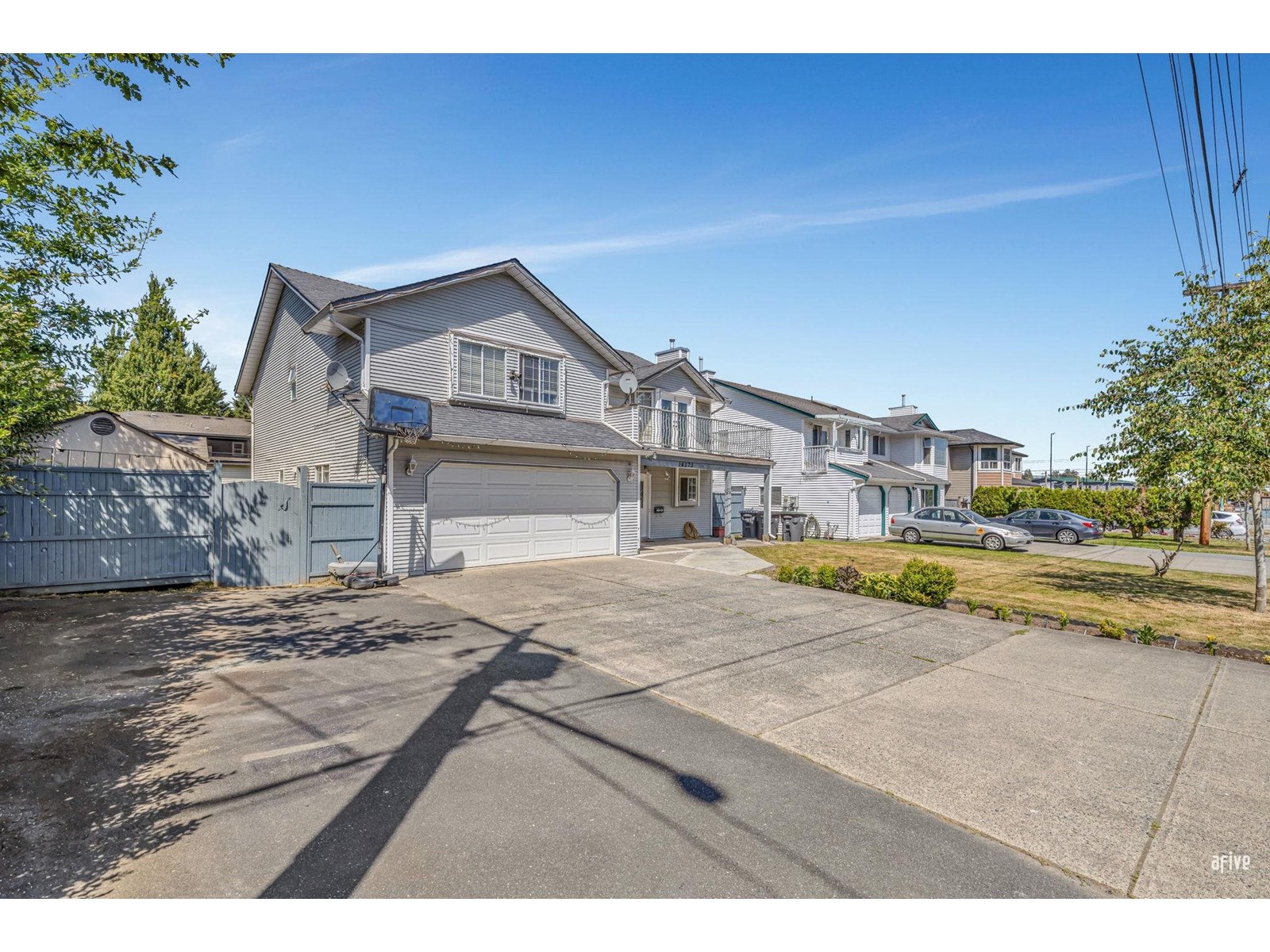 Photo 4 of 14373 66 Avenue, Surrey BC