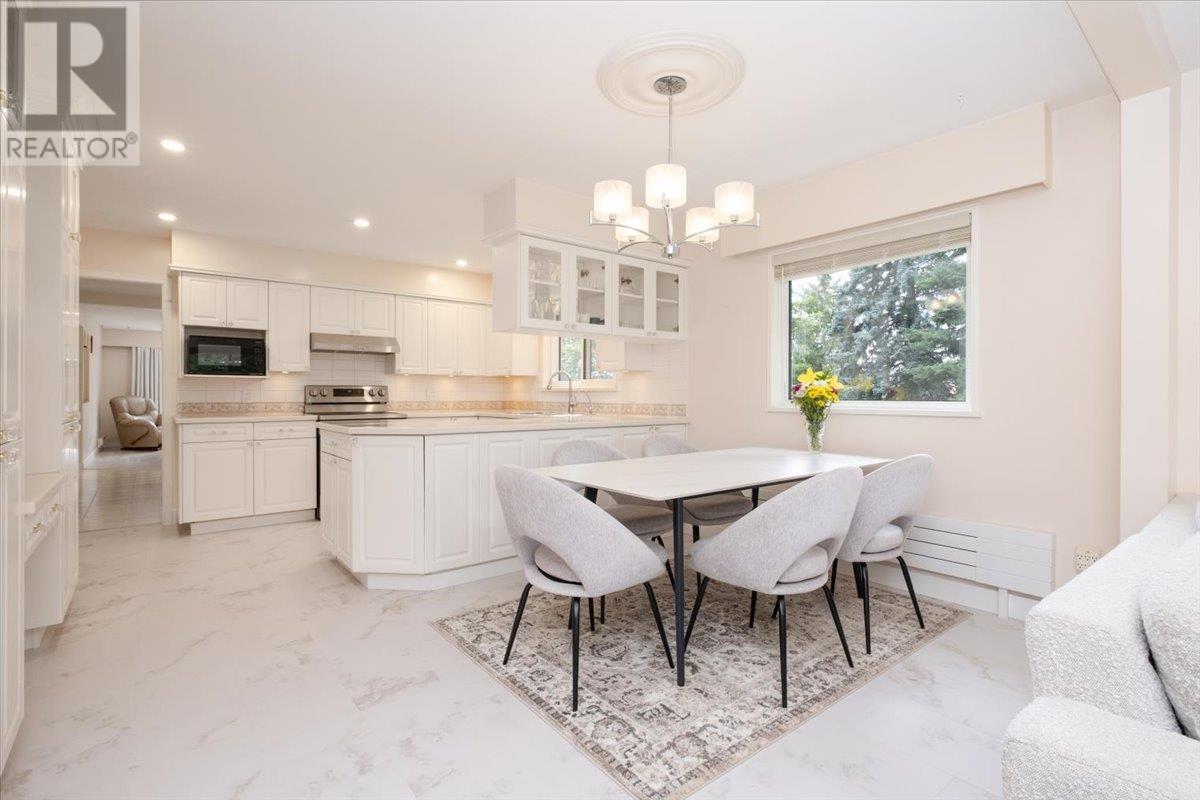 Photo 9 of 7101 Curtis Street, Burnaby BC