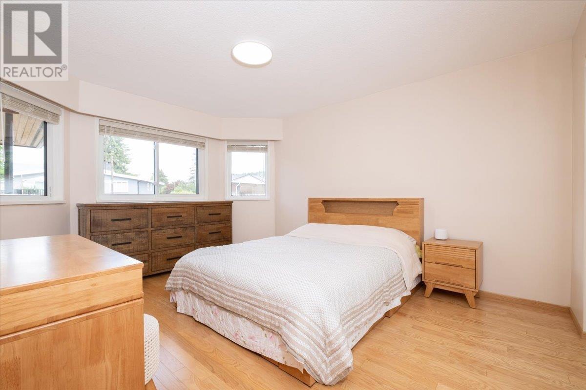 Photo 12 of 7101 Curtis Street, Burnaby BC