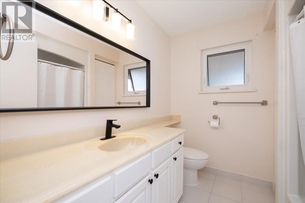 Photo 11 of 7101 Curtis Street, Burnaby BC