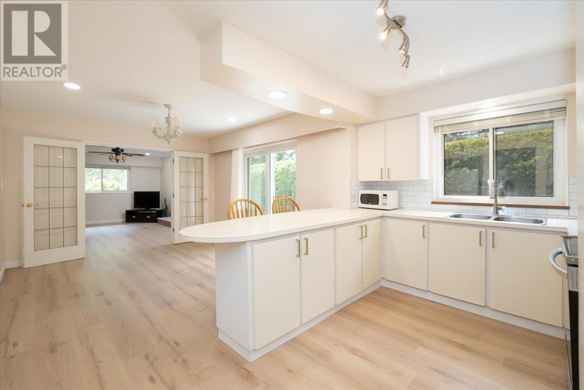 Photo 22 of 7101 Curtis Street, Burnaby BC