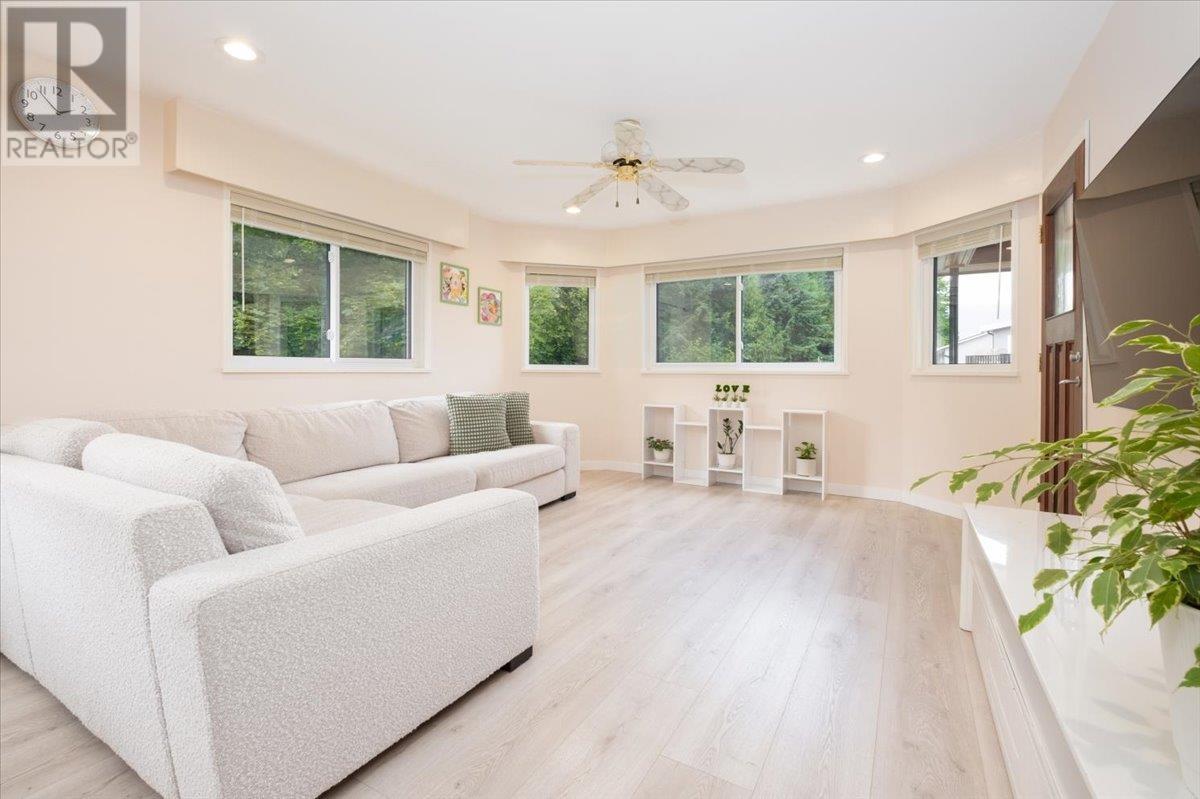 Photo 10 of 7101 Curtis Street, Burnaby BC