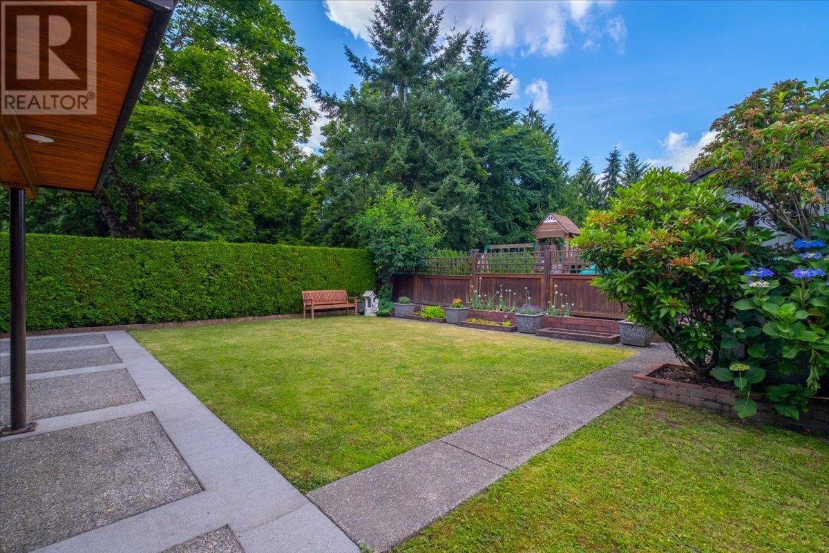 Photo 36 of 7101 Curtis Street, Burnaby BC