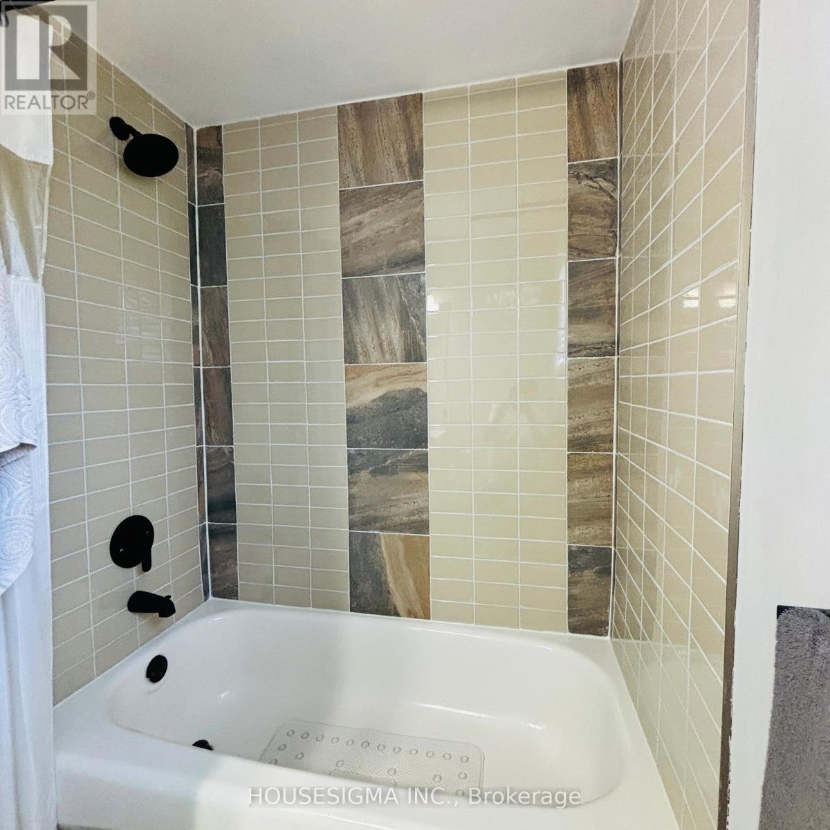 Photo 27 of 54 Weymouth Road, Barrie ON
