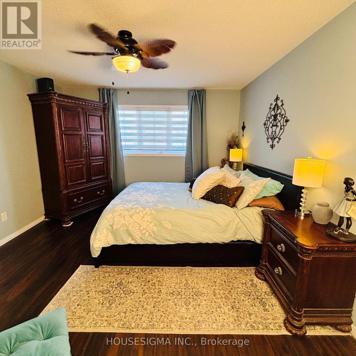 Photo 19 of 54 Weymouth Road, Barrie ON
