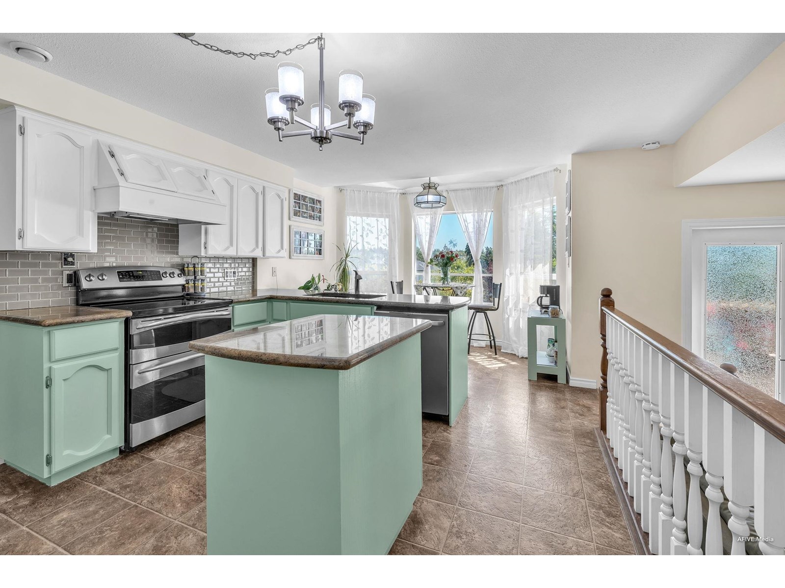 Photo 12 of 7588 150 A Street, Surrey BC