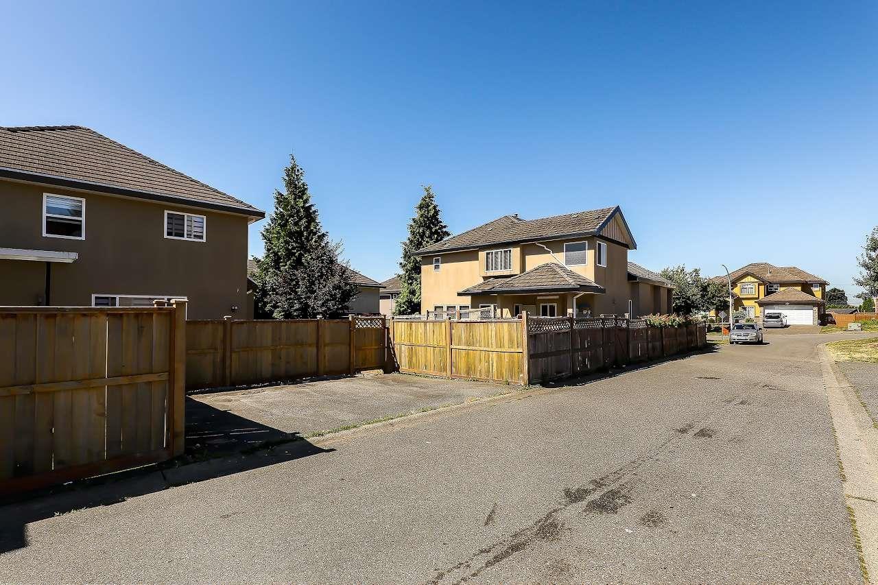 Photo 27 of 15275 83 B Avenue, Surrey BC
