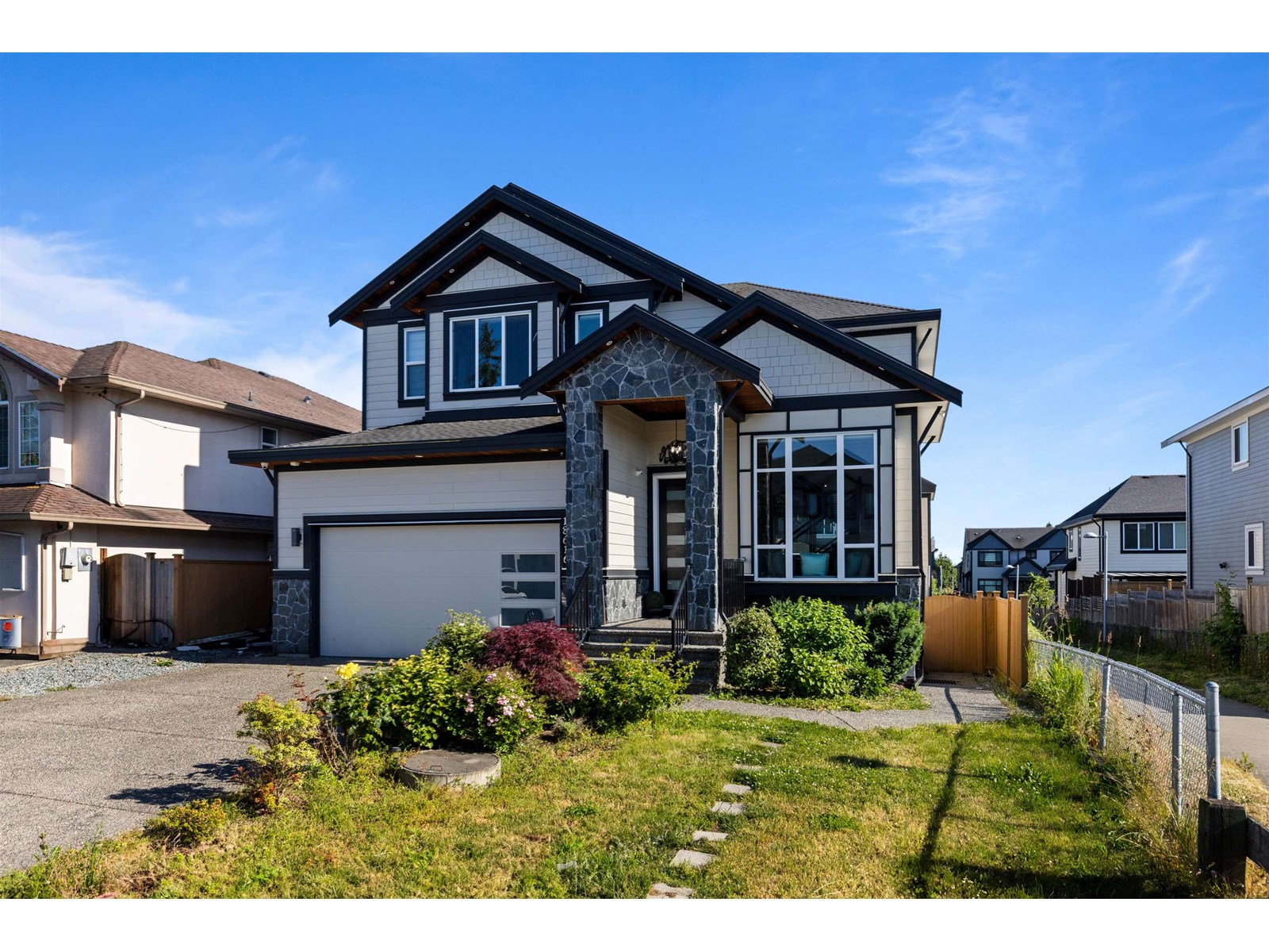 Photo 9 of 18616 56 B Avenue, Surrey BC