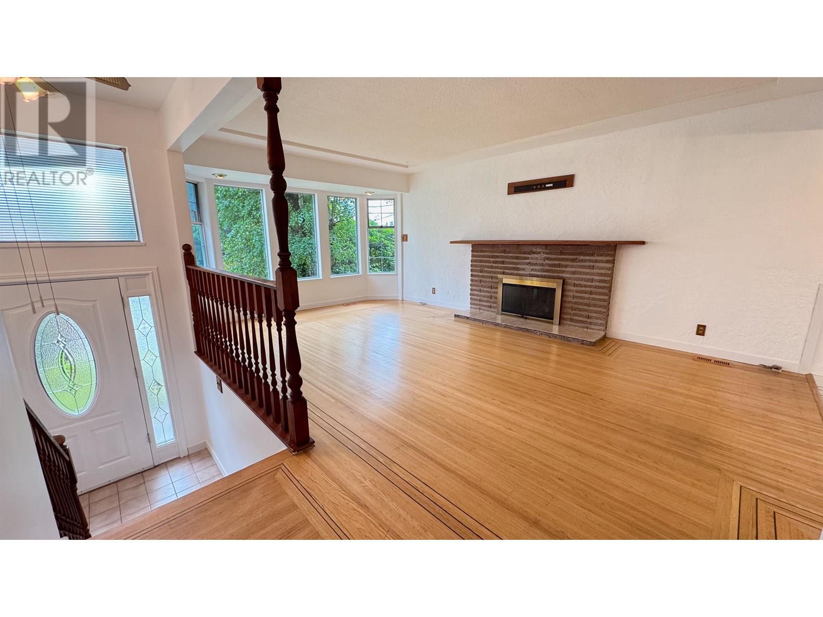 Photo 13 of 646 Claremont Street, Coquitlam BC