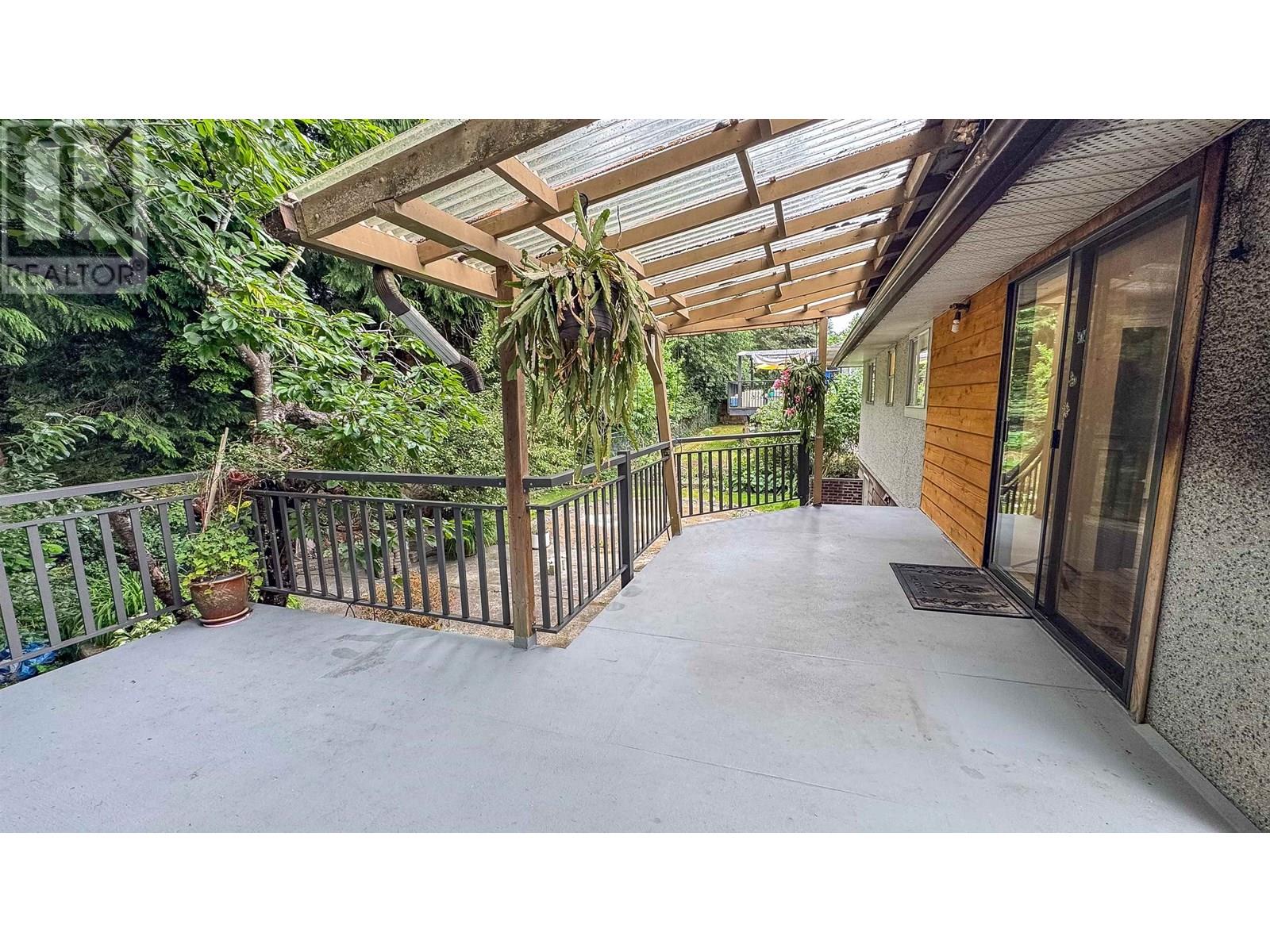 Photo 9 of 646 Claremont Street, Coquitlam BC