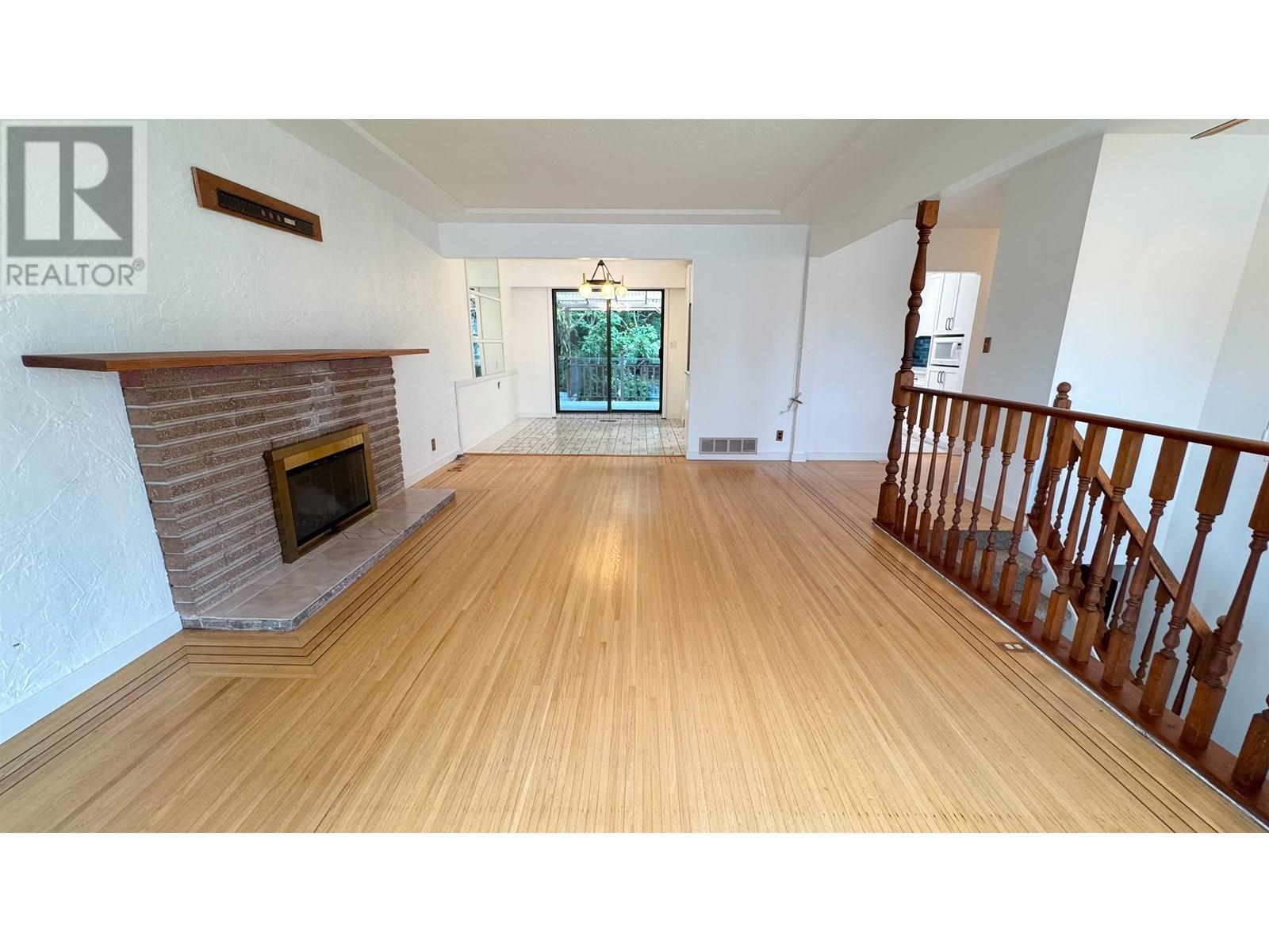 Photo 34 of 646 Claremont Street, Coquitlam BC