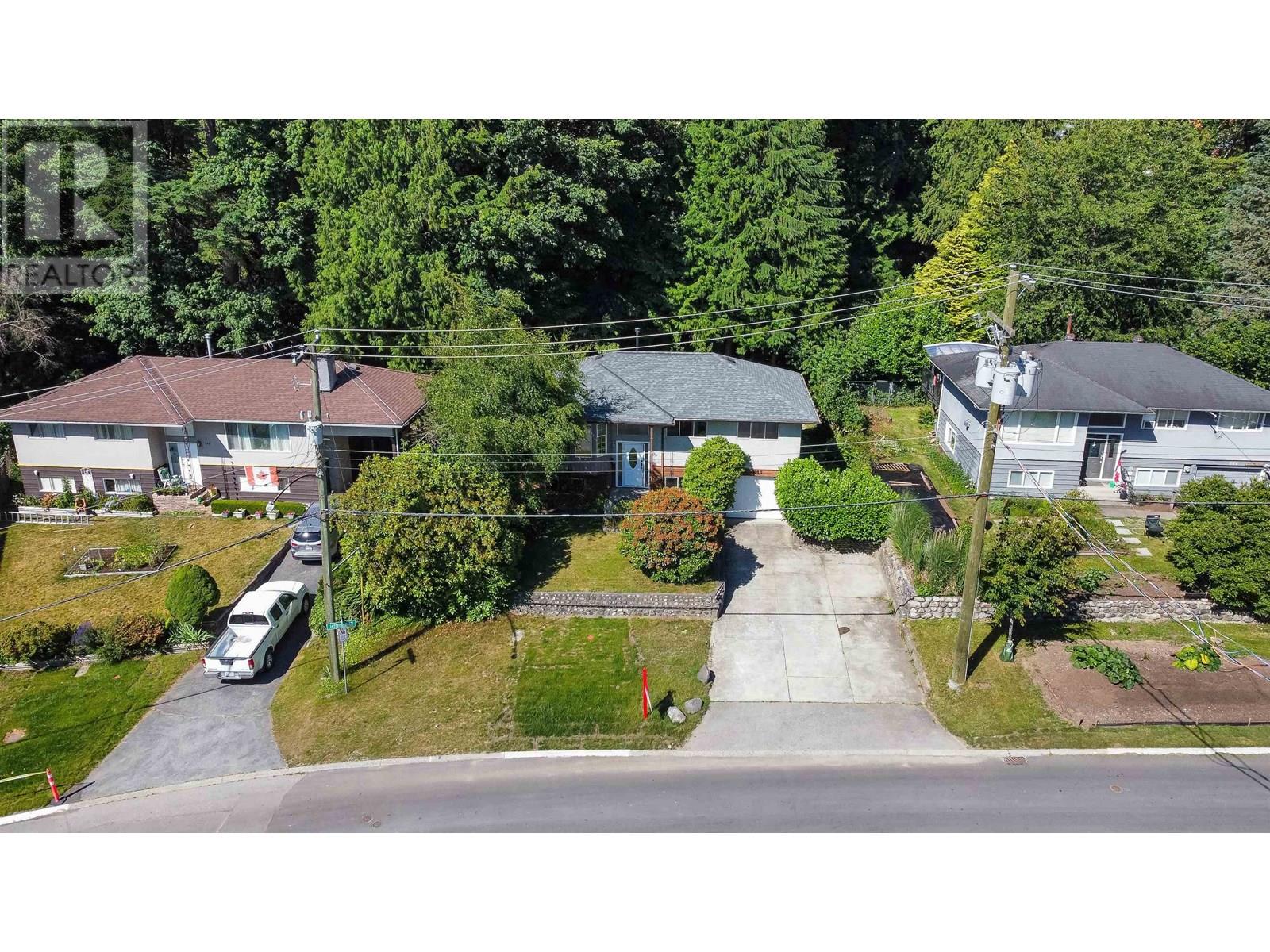 Photo 4 of 646 Claremont Street, Coquitlam BC