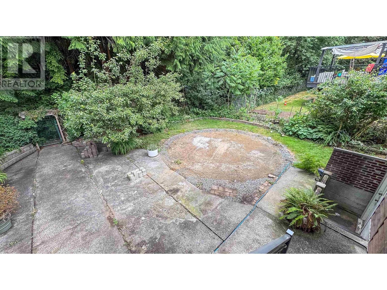 Photo 11 of 646 Claremont Street, Coquitlam BC
