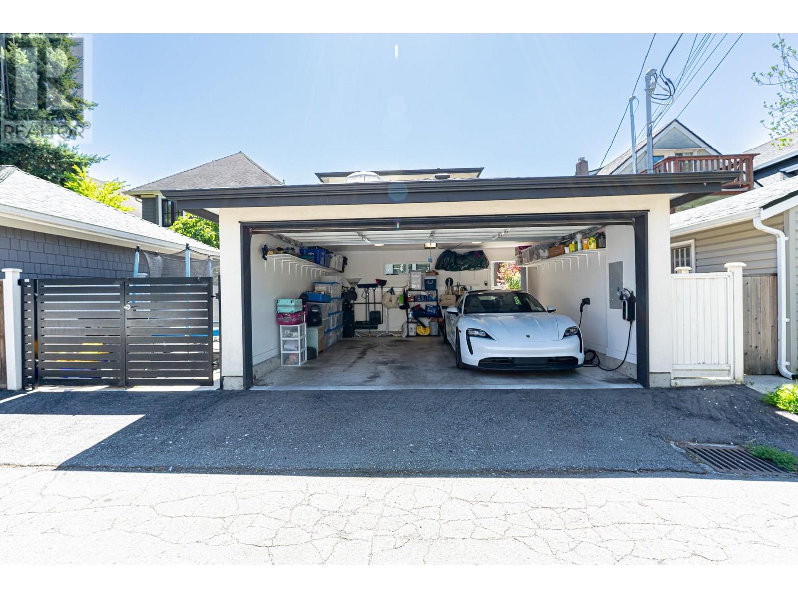 Photo 1 of 3123 W 16th Avenue, Vancouver BC