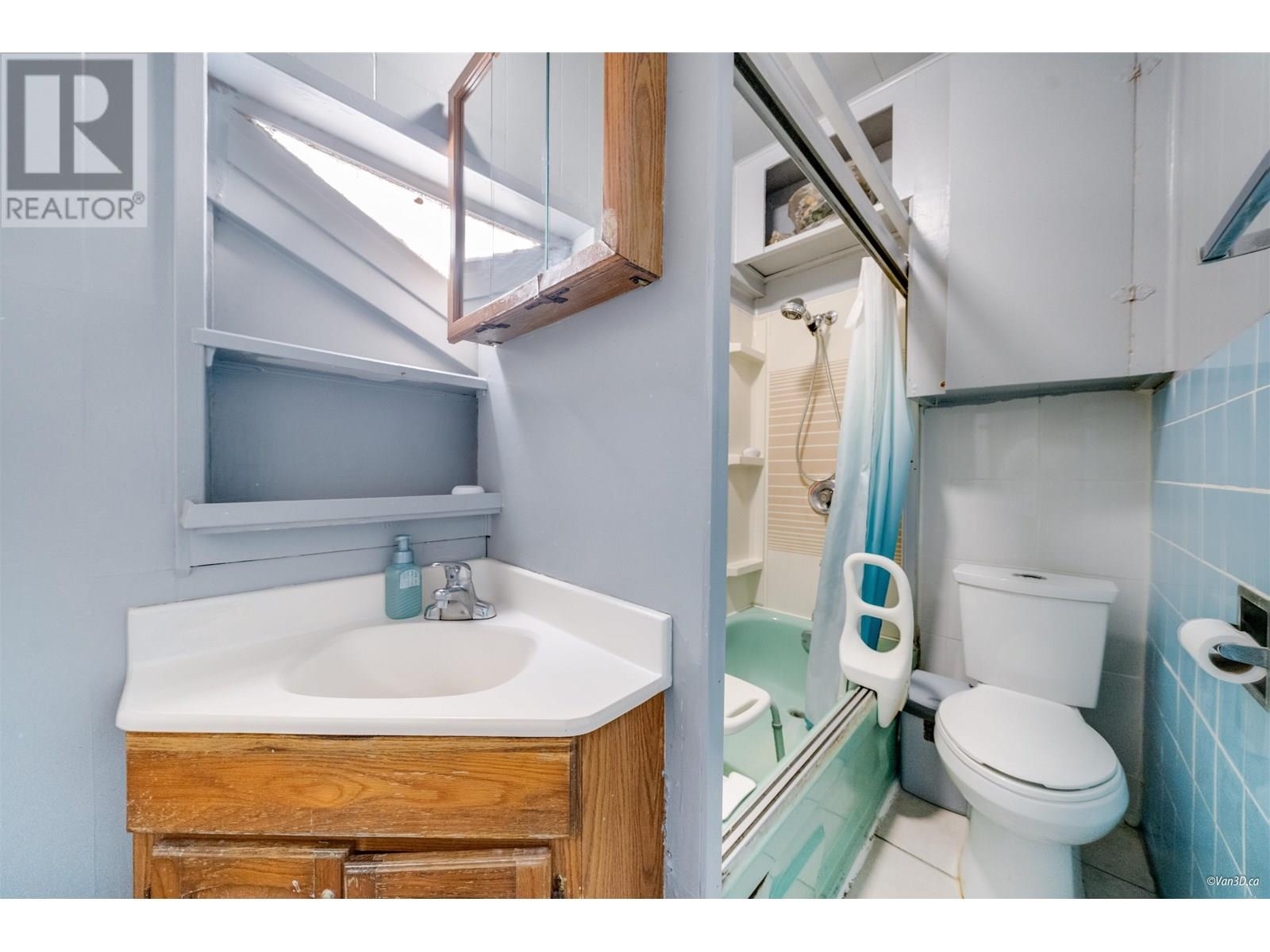 Photo 18 of 811 B Dublin Street, New Westminster BC
