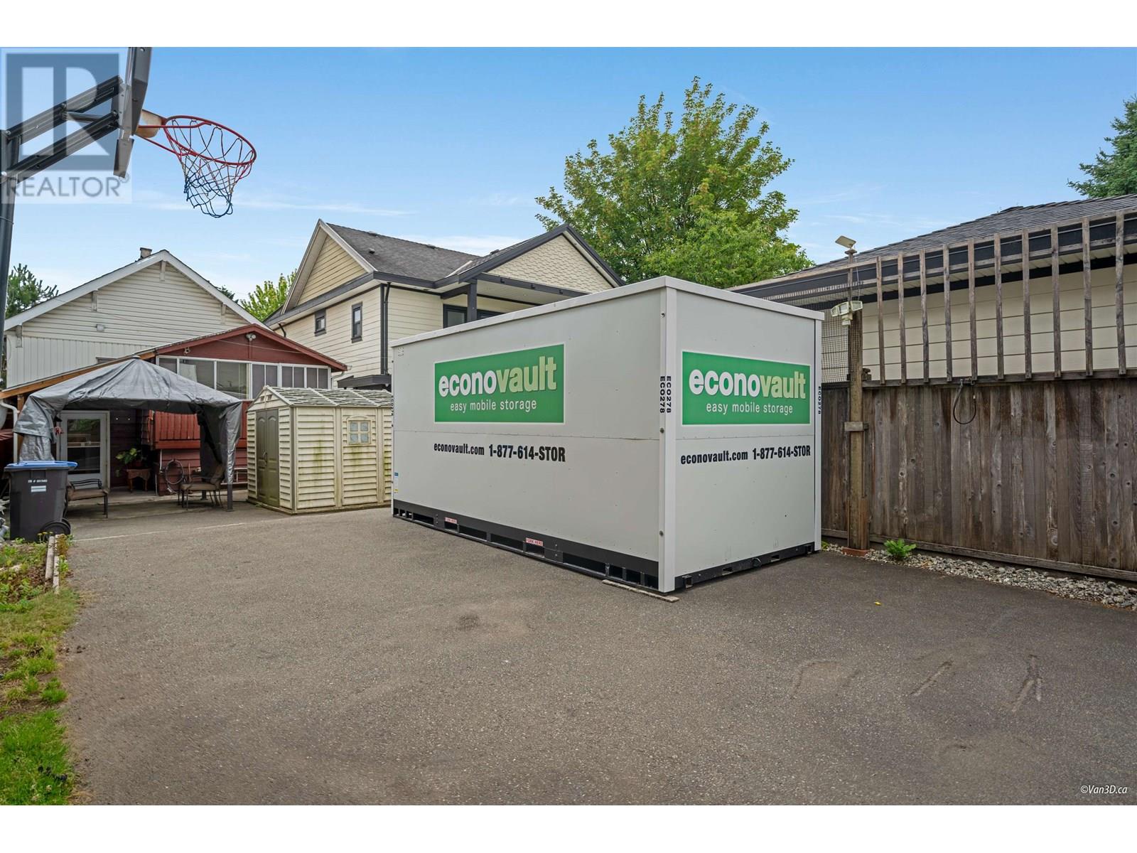 Photo 29 of 811 B Dublin Street, New Westminster BC