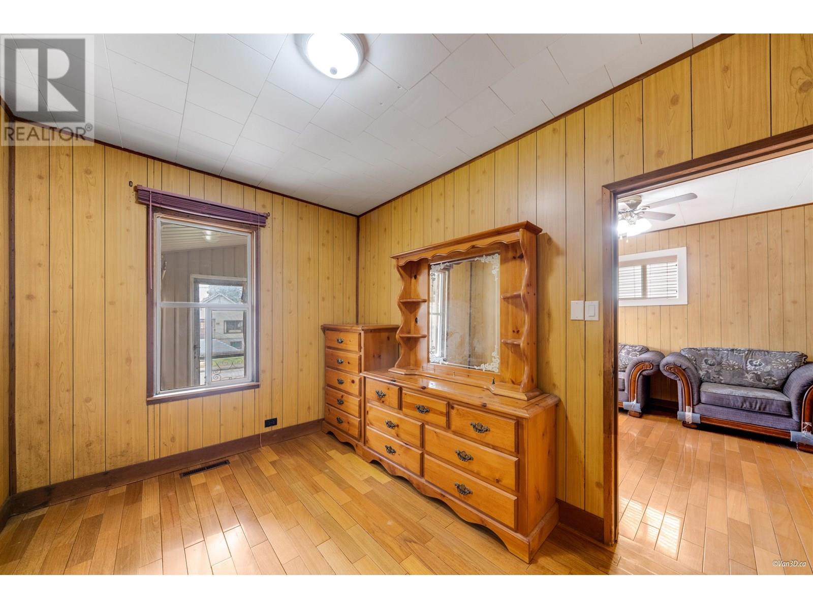 Photo 15 of 811 B Dublin Street, New Westminster BC