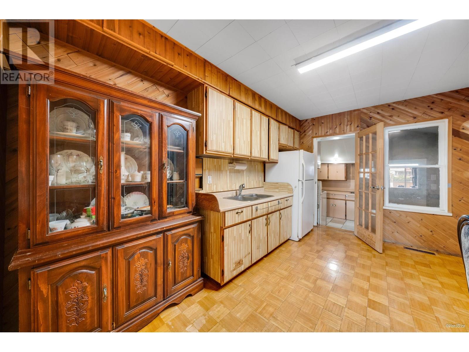 Photo 12 of 811 B Dublin Street, New Westminster BC