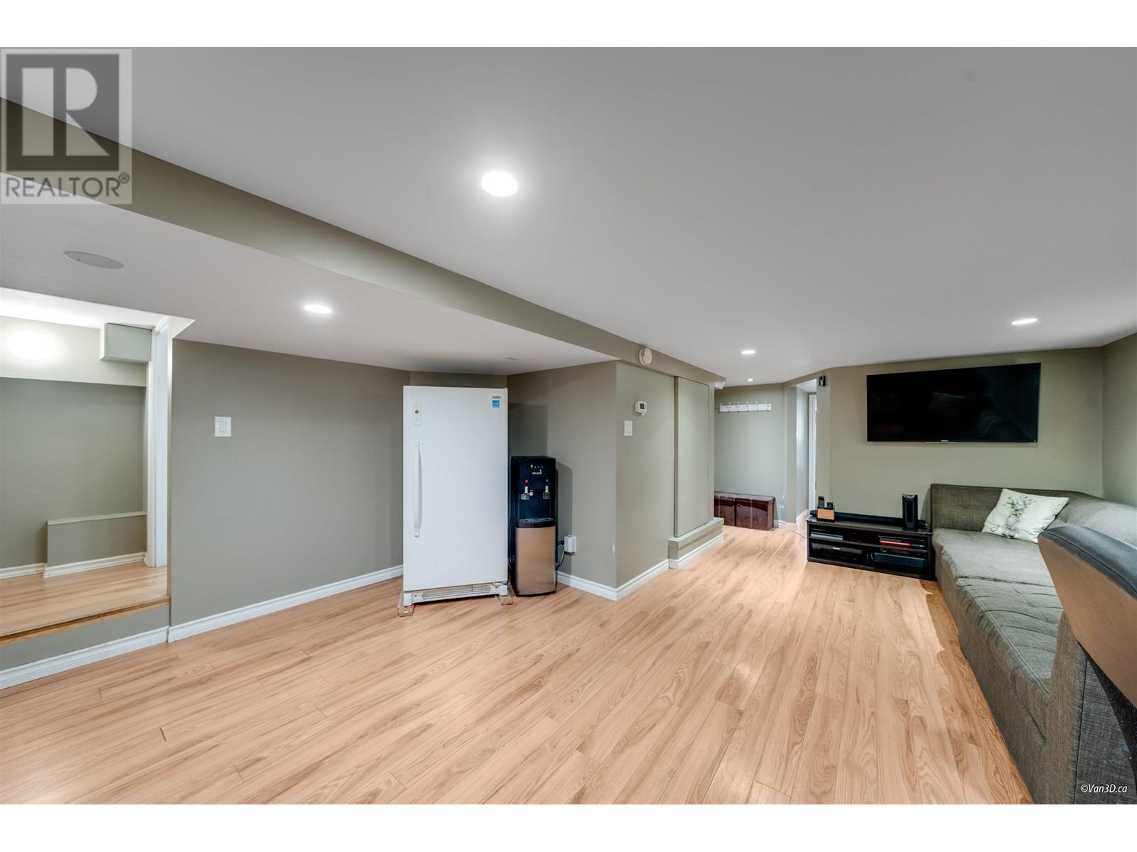 Photo 19 of 811 B Dublin Street, New Westminster BC