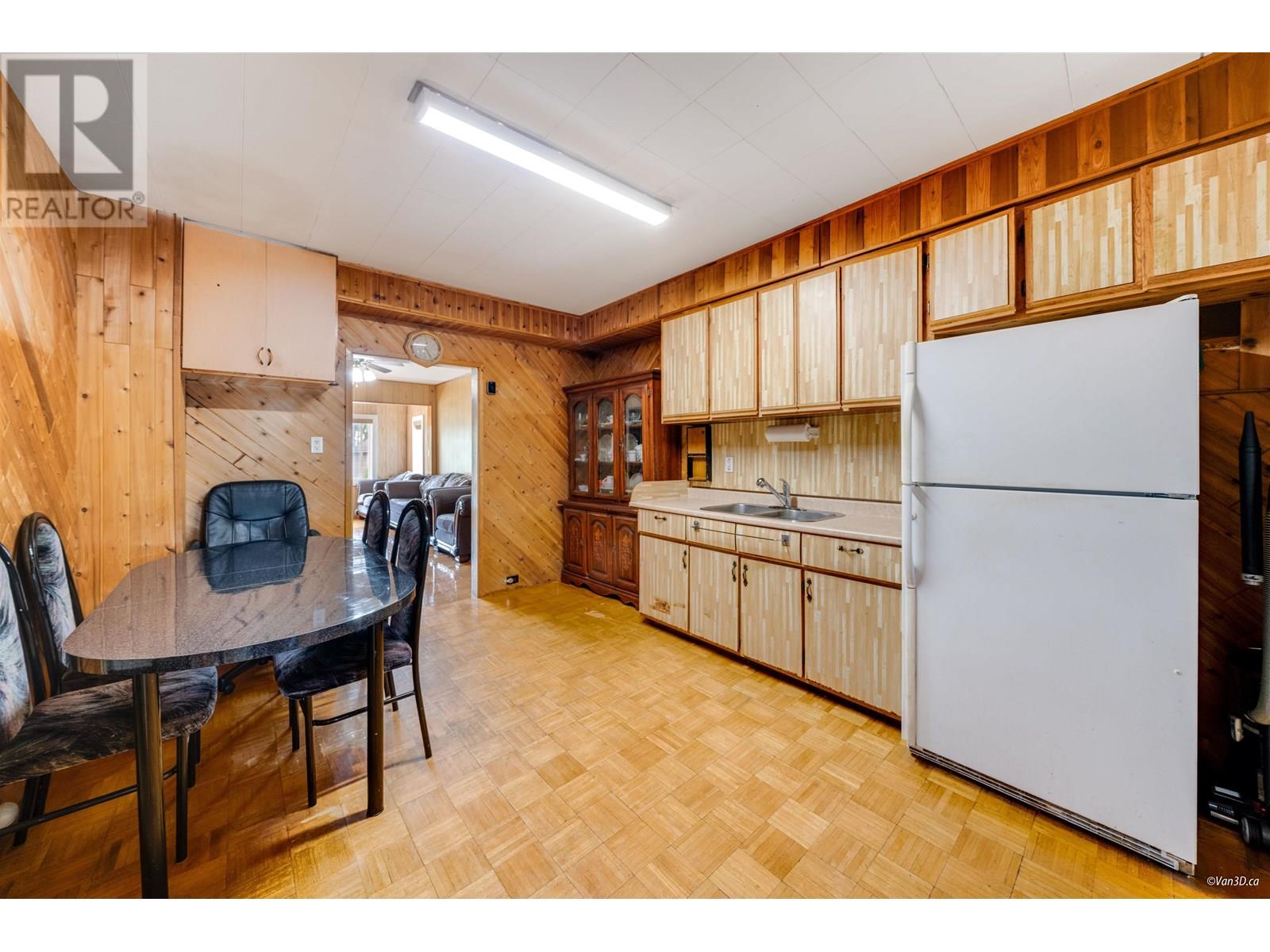 Photo 9 of 811 B Dublin Street, New Westminster BC