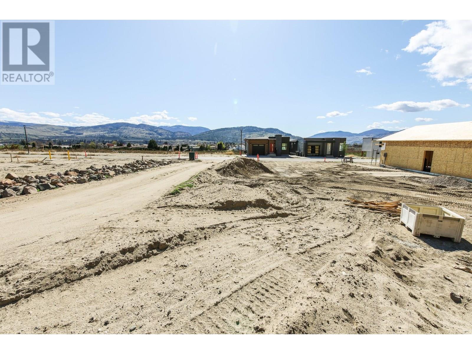 1210 Copper Road, Oliver