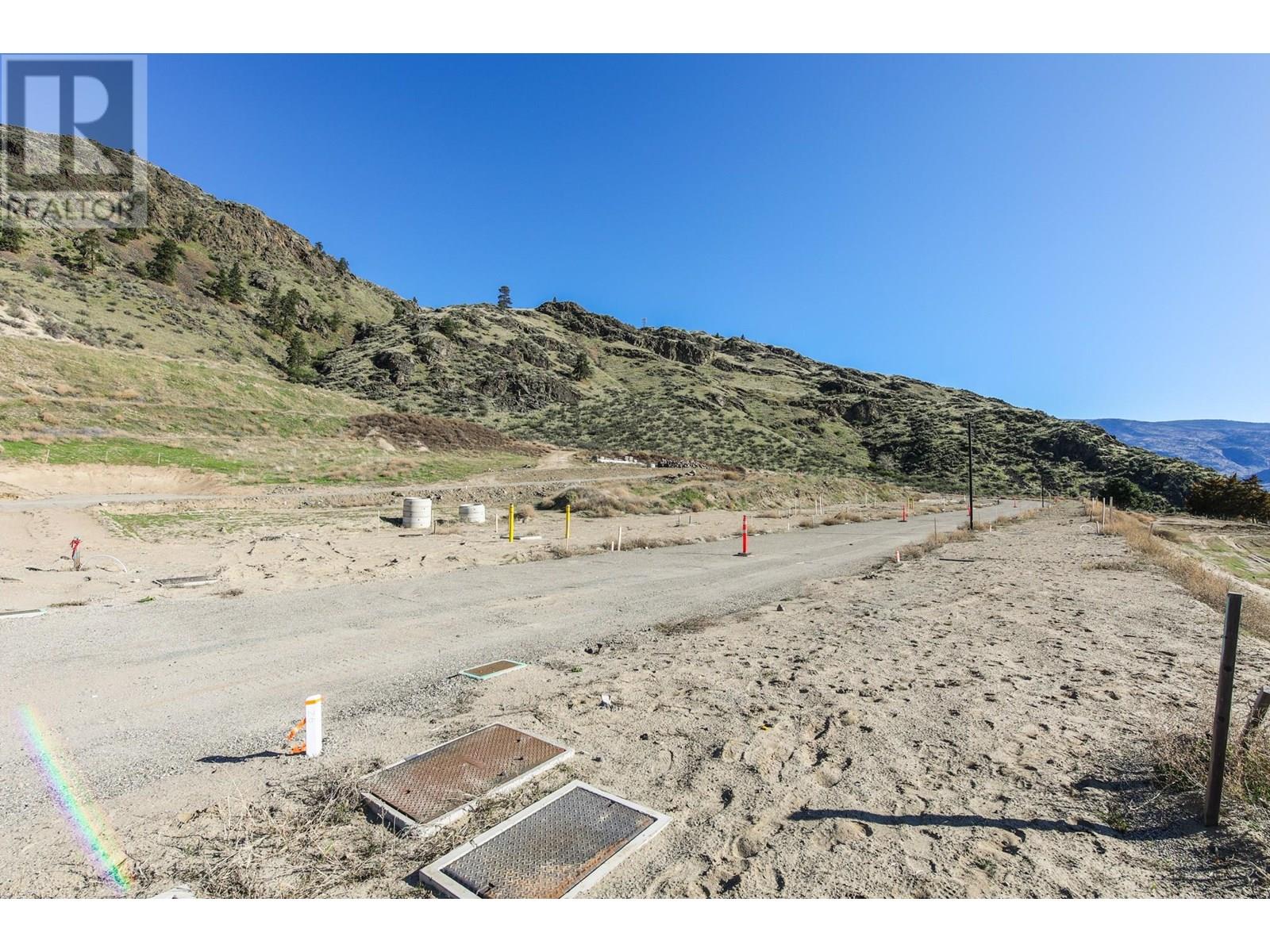 1210 Copper Road, Oliver