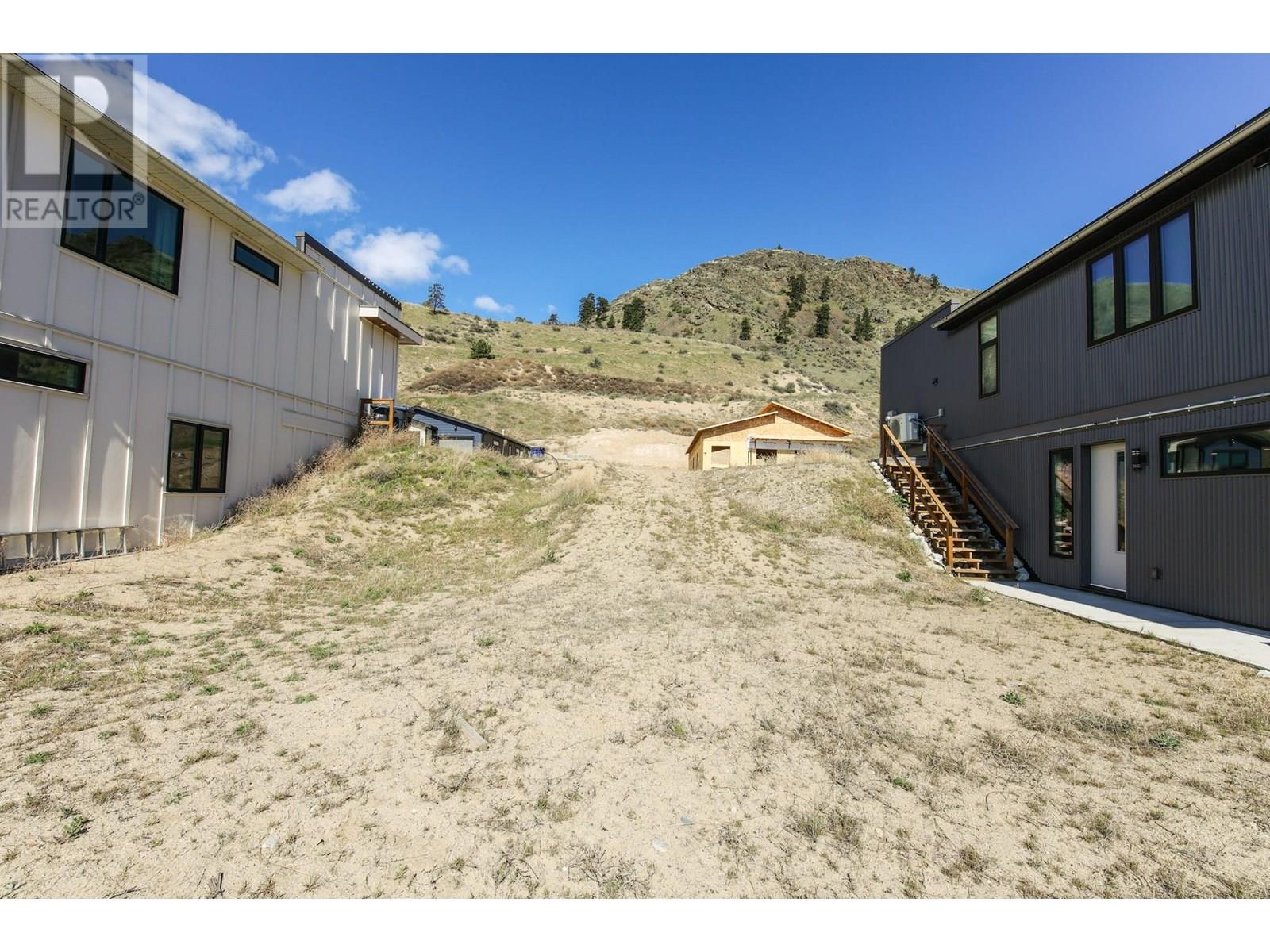 1233 Copper Road, Oliver