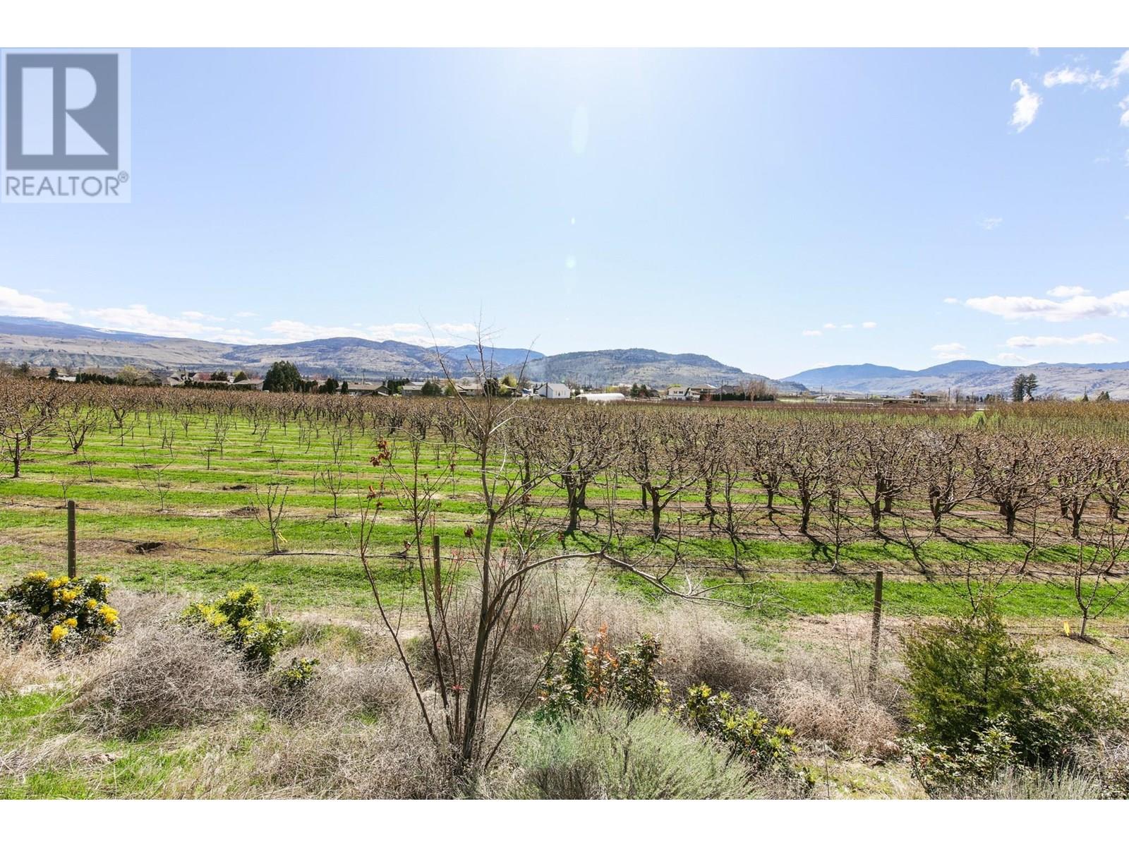 1233 Copper Road, Oliver