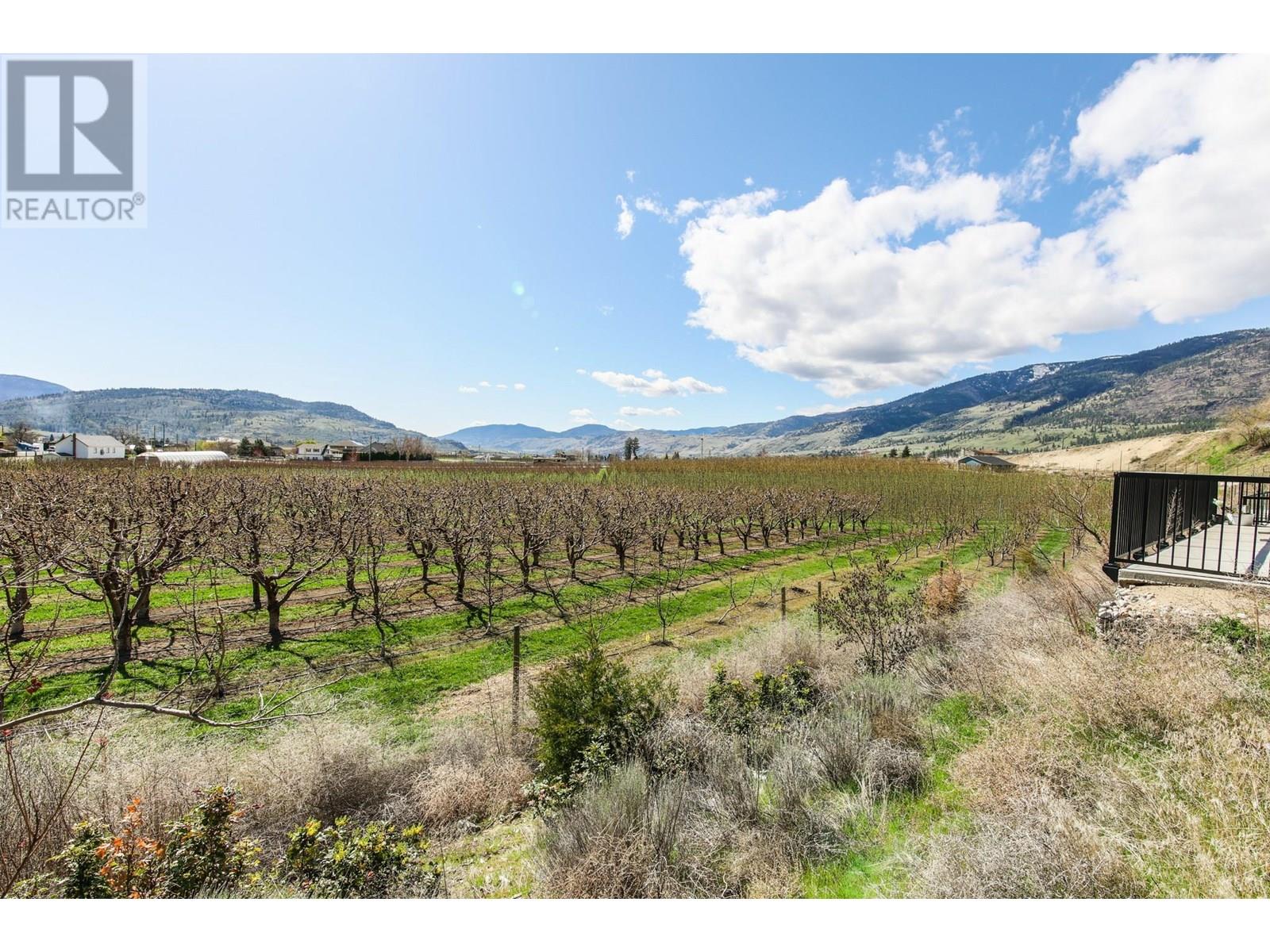 1233 Copper Road, Oliver