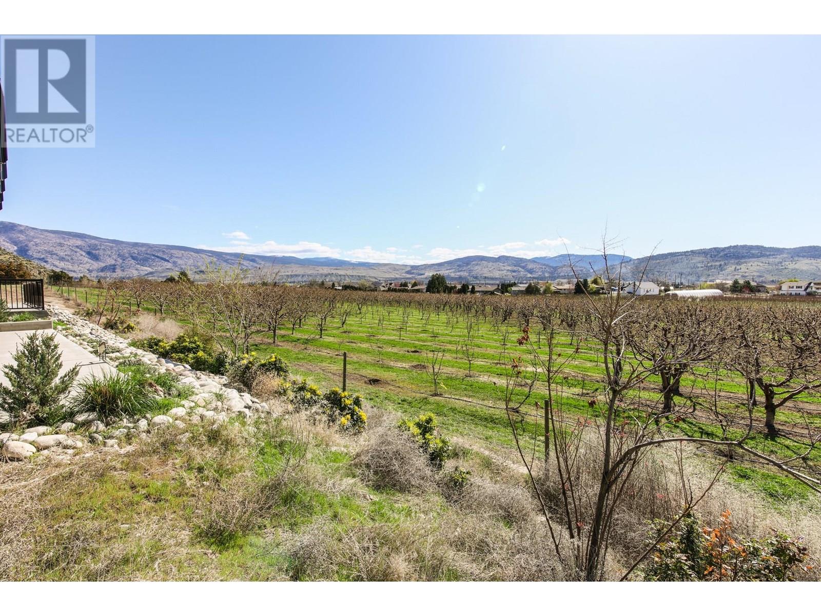 1233 Copper Road, Oliver