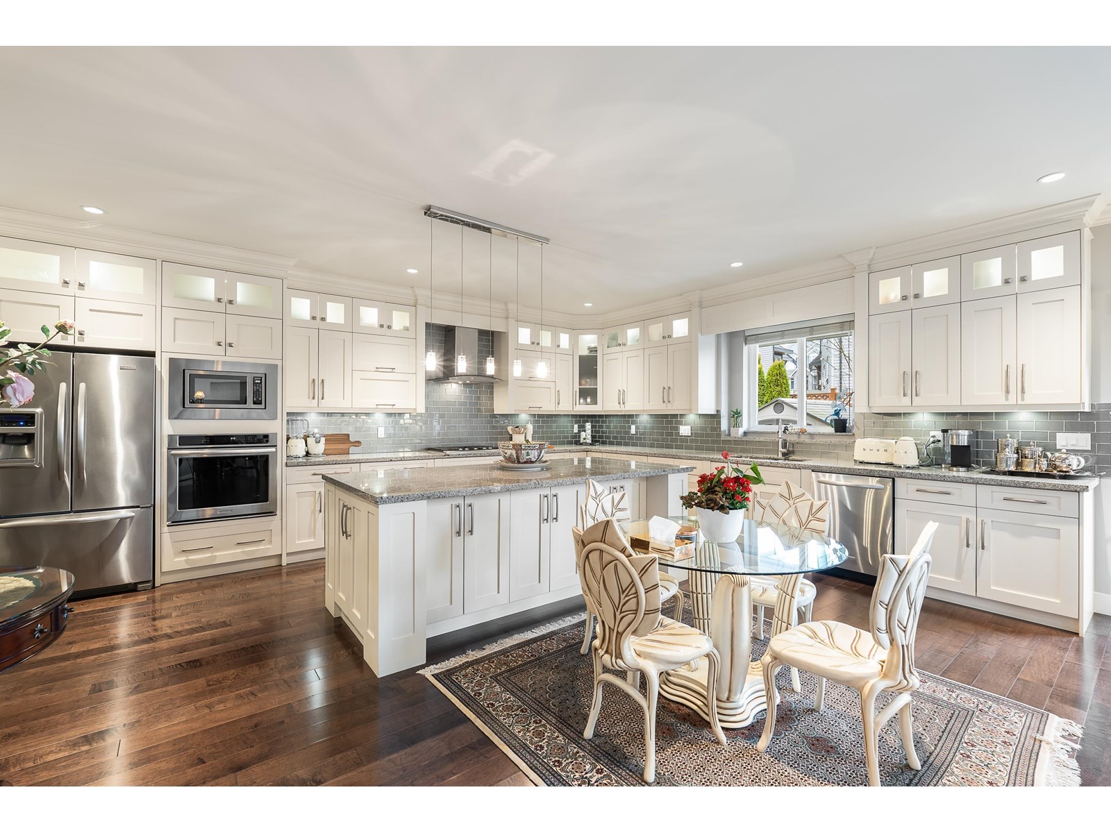 Photo 8 of 20587 68 Avenue, Langley BC