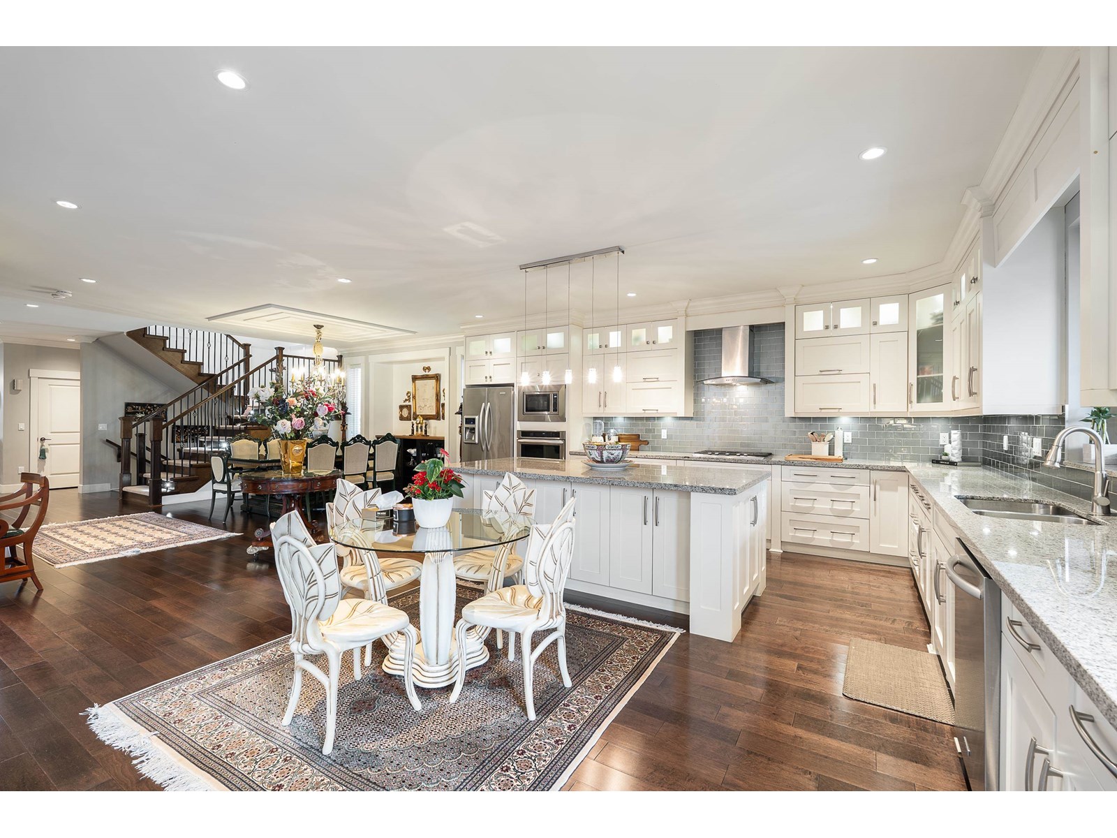 Photo 9 of 20587 68 Avenue, Langley BC