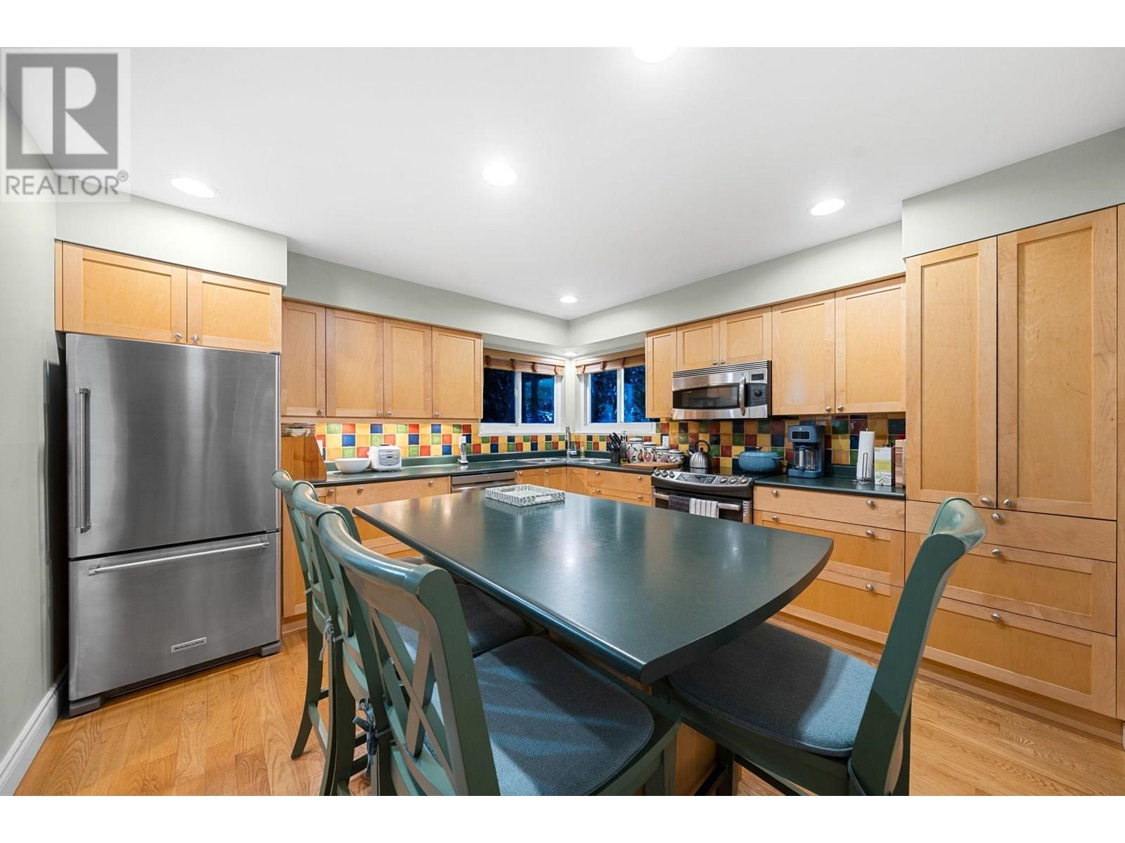 2380 MACKAY AVENUE, North Vancouver