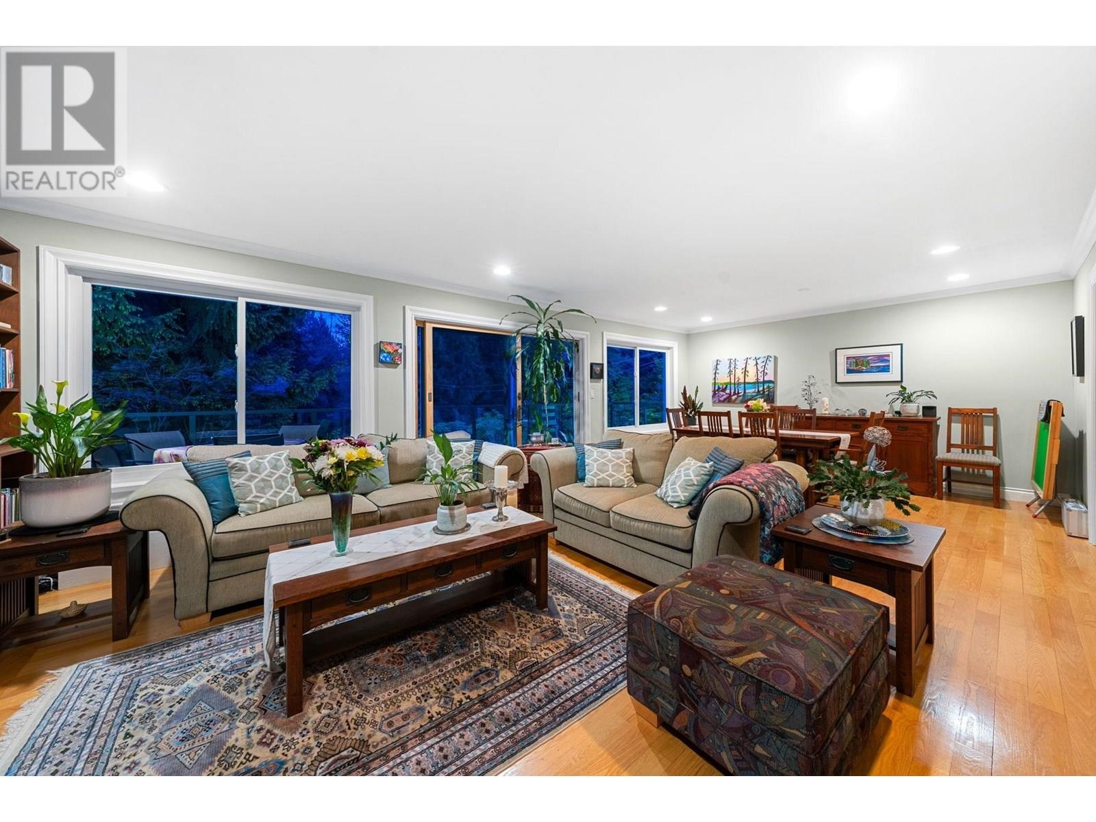 2380 MACKAY AVENUE, North Vancouver
