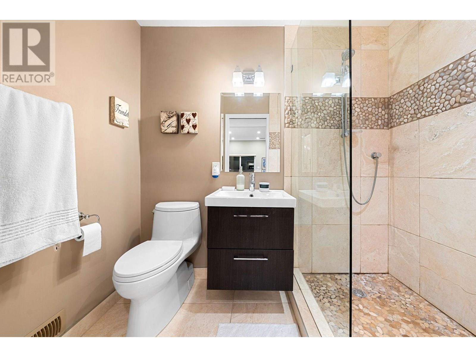 2380 MACKAY AVENUE, North Vancouver