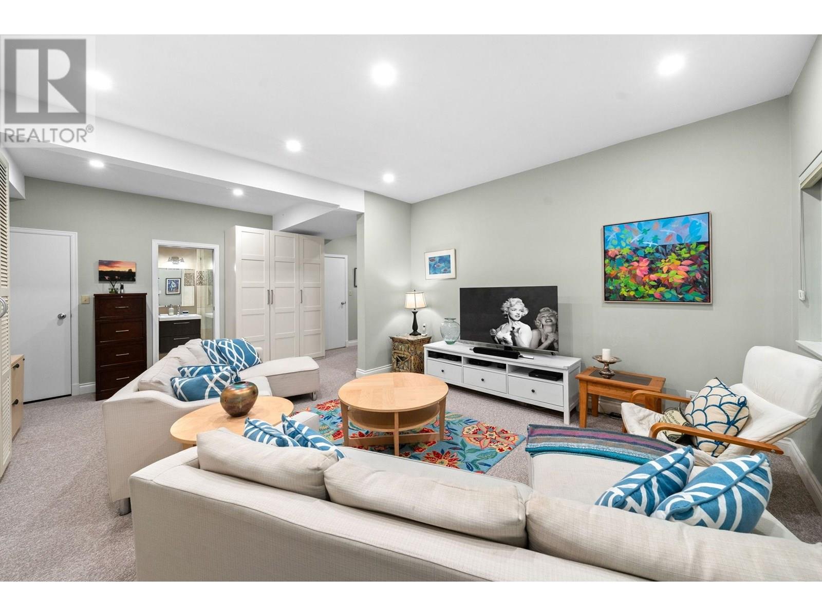 2380 MACKAY AVENUE, North Vancouver