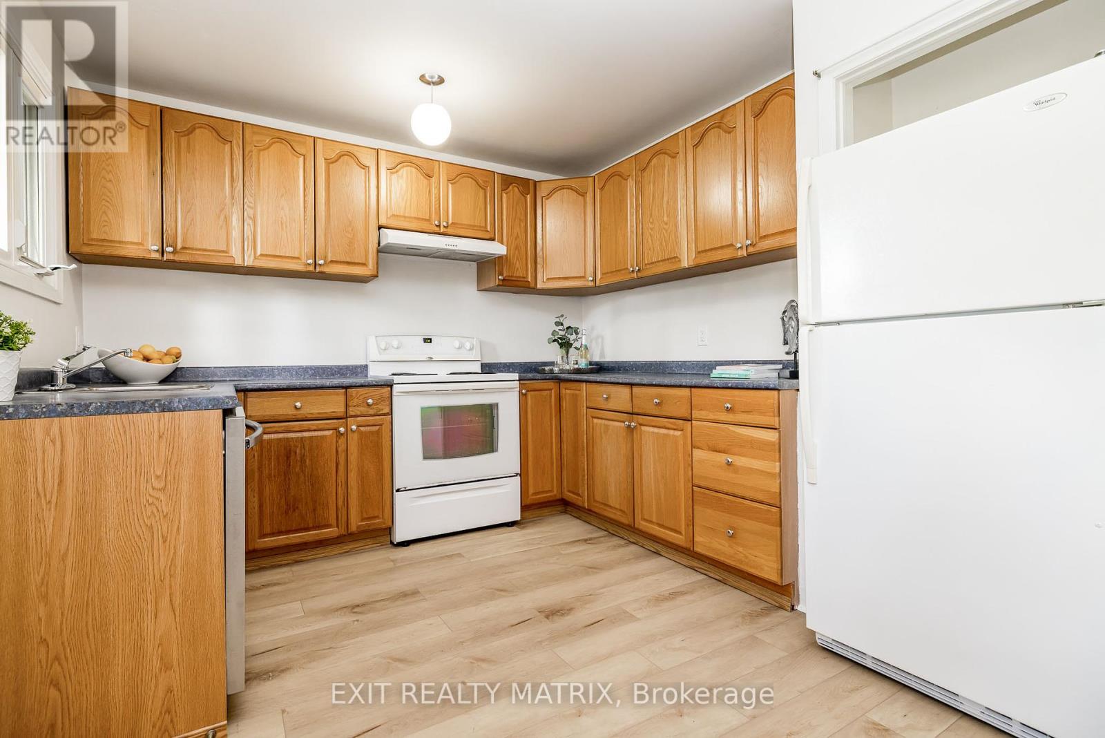 Photo 11 of 968 Meadowlands Drive, Ottawa ON