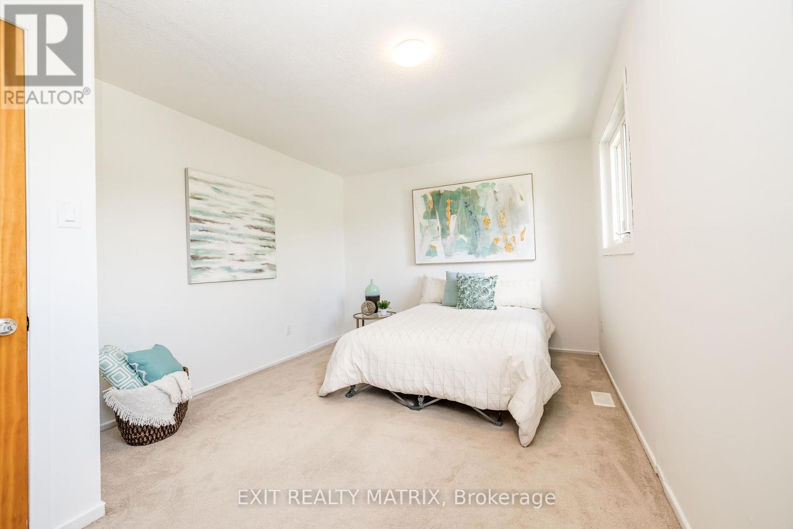 Photo 16 of 968 Meadowlands Drive, Ottawa ON