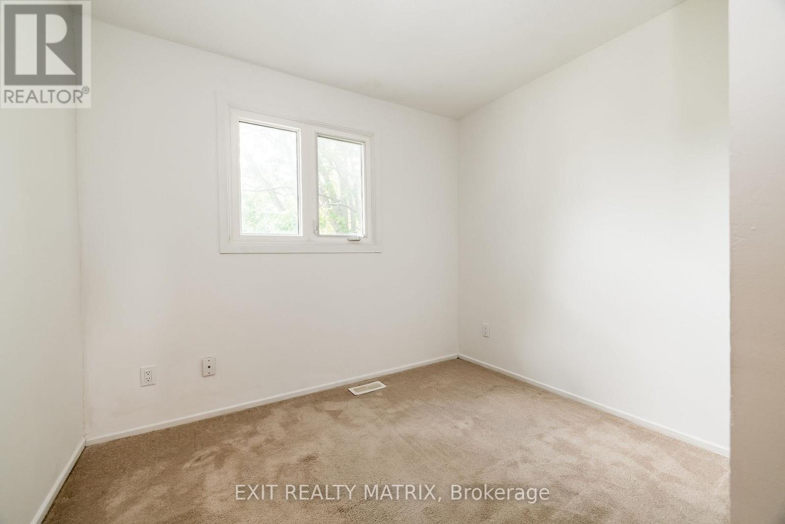 Photo 24 of 968 Meadowlands Drive, Ottawa ON
