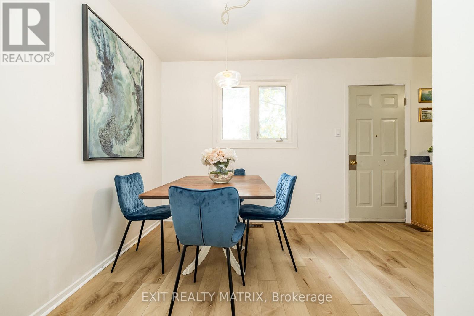 Photo 9 of 968 Meadowlands Drive, Ottawa ON