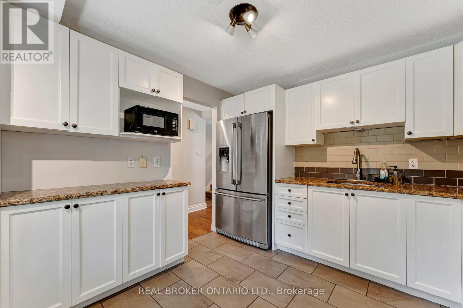 Photo 25 of 433 Duvernay Drive, Ottawa ON