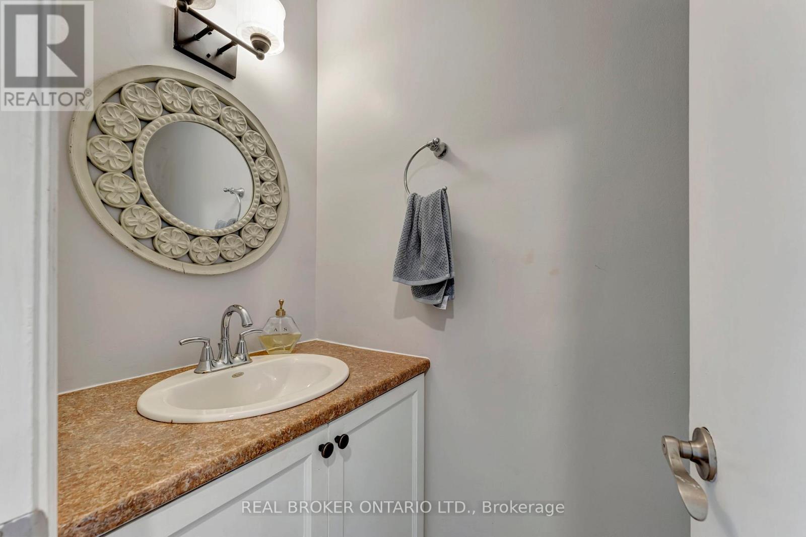 Photo 33 of 433 Duvernay Drive, Ottawa ON